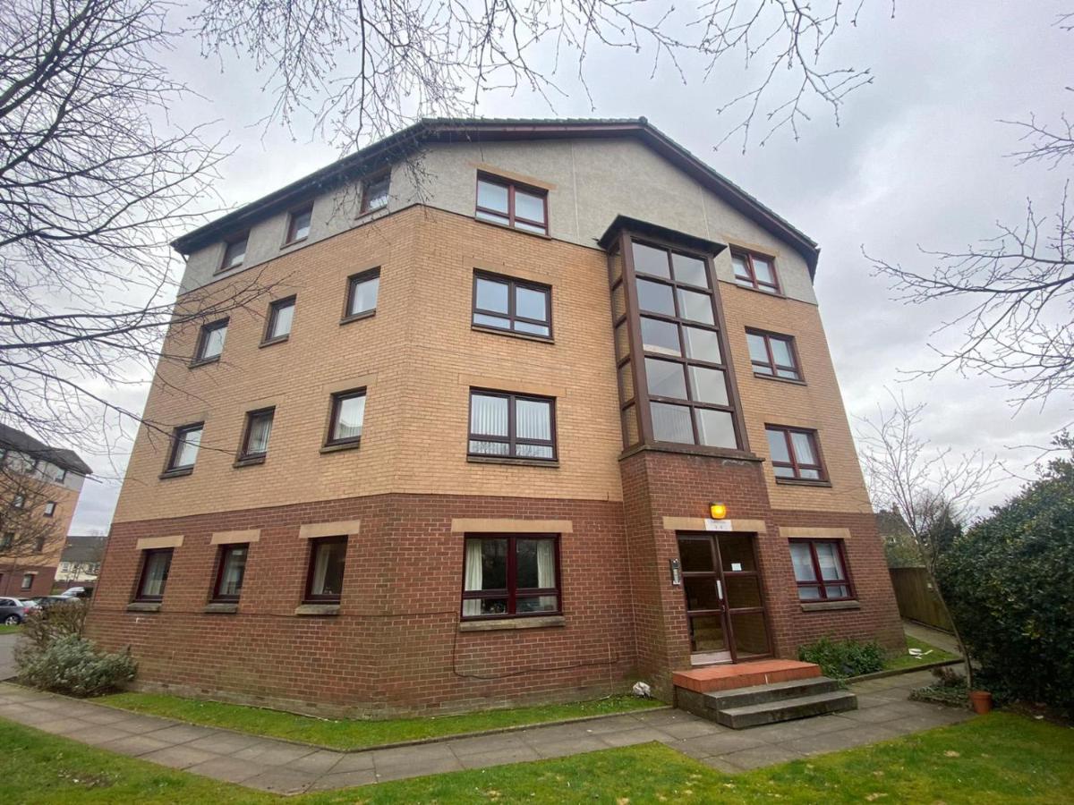 Beautiful 3 Bedroom Apt, Mins From Glasgow Airport, M8 & Sec Πέισλι Εξωτερικό φωτογραφία